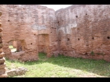 01451 ostia - regio ii - insula vi - casa dell'ercole bambino (ii,vi,3-4) - via della corporazzioni - raum (1) - ri suedosten - 06-2024.jpg